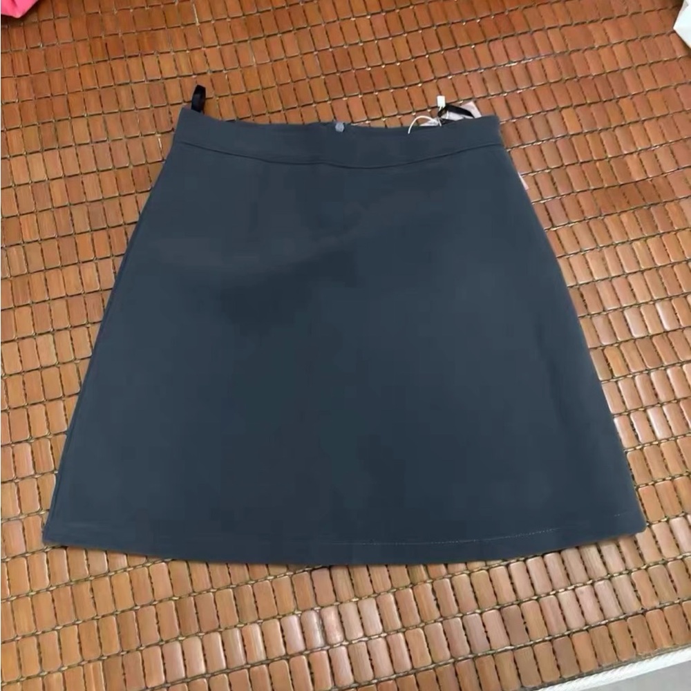 Chic Gray Skirt
